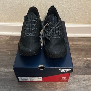 NIB Reebok Floatride Energy 4 Adventure Women's Running Shoes, size 7.5, Black